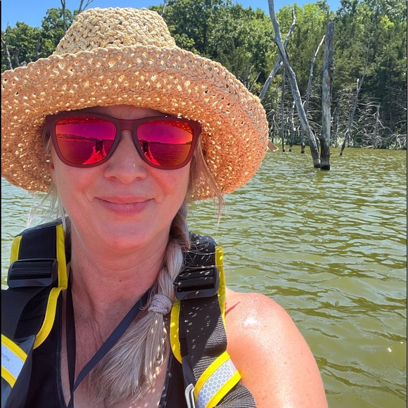 Meet your Posher, Heather - Picture 3 of 5